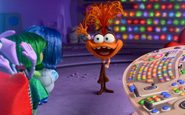 Ansiedade é a principal das novas emoções que chegam à vida da agora adolescente Riley - Pixar