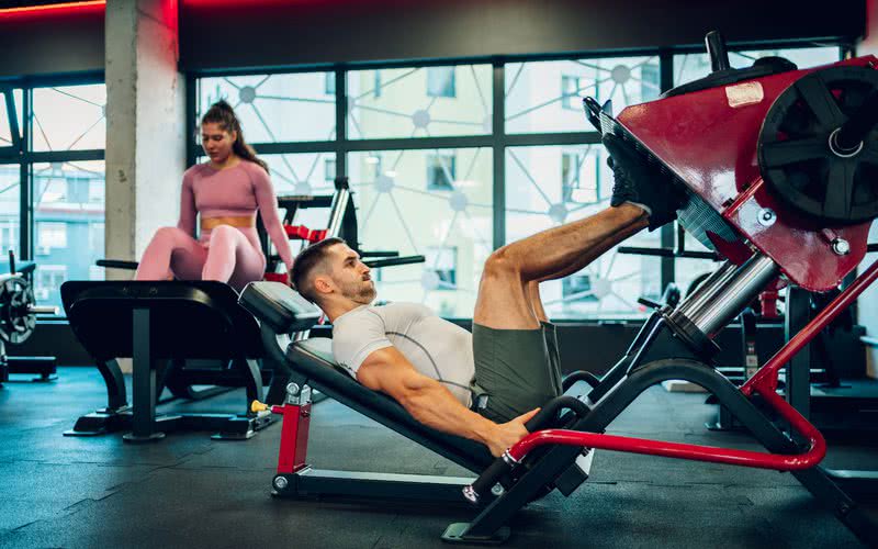 Veja as variações de posição no leg press - iStock