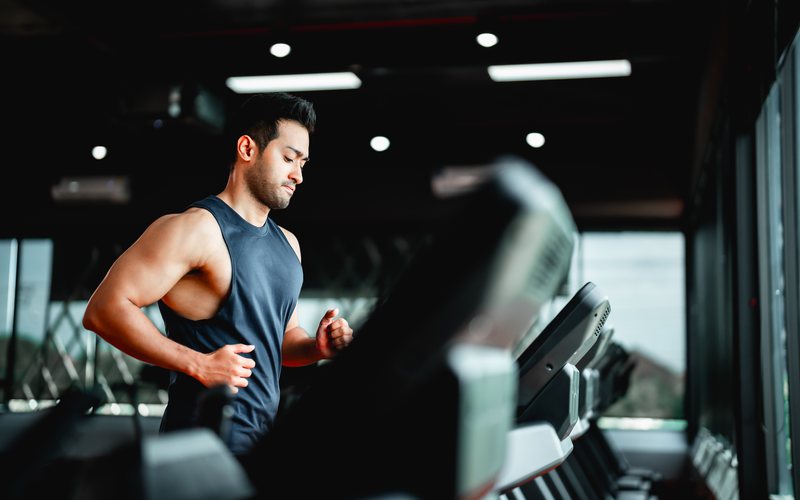 Veja como é o treino de musculação para quem corre - iStock