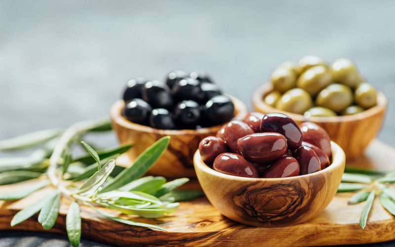 Não importa se a azeitona é verde, preta, Castelvetrano ou Kalamata; nutricionalmente, todas são bastante semelhantes - iStock
