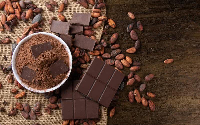 Chocolate amargo com alto teor de cacau é um dos alimentos mais nutritivos que você pode consumir - iStock