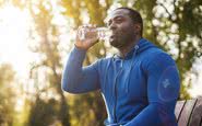 A ingestão de líquidos também pode afetar a forma como você se sente durante os exercícios - iStock