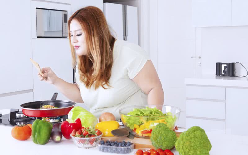Frutas, legumes e carnes magras estão na lista dos alimentos que ajudam a emagrecer sem sentir fome - iStock
