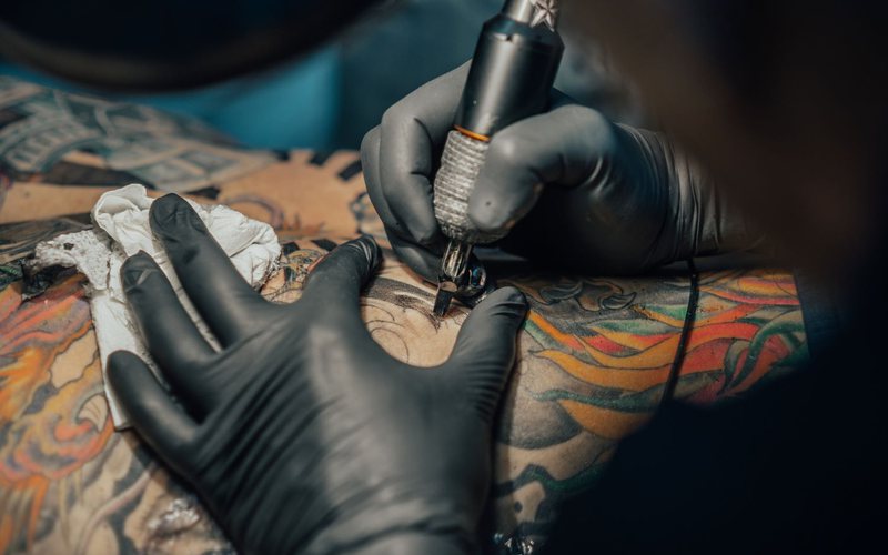 A crescente popularidade da tatuagem nos últimos anos coincidiu com aumento nas complicações relacionadas a ela - iStock