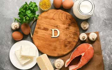 Peixes gordurosos, como salmão, gema de ovo e cogumelo estão entre as melhores fontes naturais de vitamina D - iStock