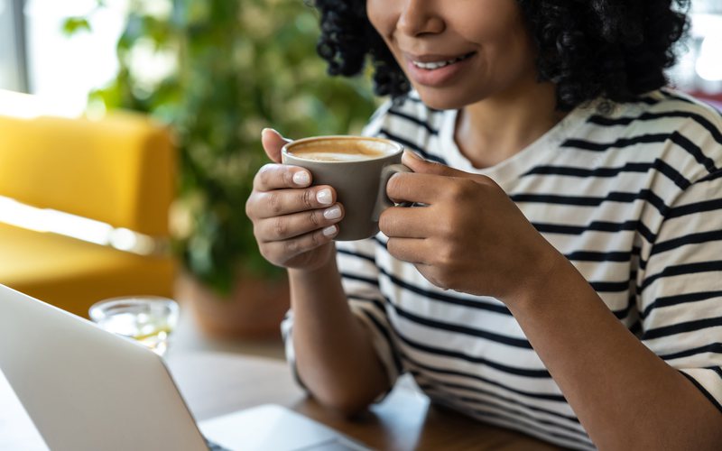 Estudo avaliou o horário do dia em que as pessoas se sentem melhor ou pior - iStock