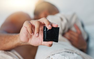 A remoção não consensual do preservativo antes ou durante a relação é conhecida como "stealthing" - iStock