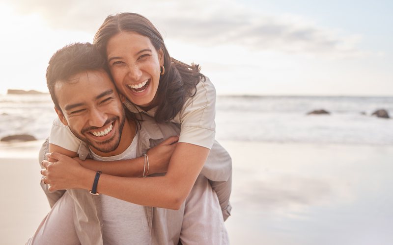 Muita gente acha que ter um relacionamento romântico é mais importante para as mulheres - iStock