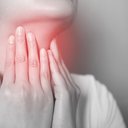 A inflamação na garganta pode ter relação com o sexo oral? - iStock