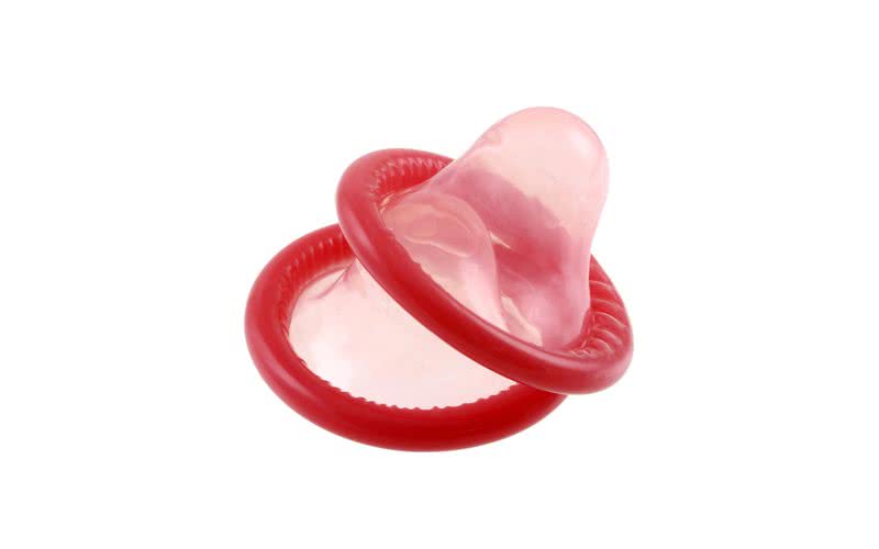 Será que colocar dois preservativos pode tornar o sexo ainda mais seguro? - iStock