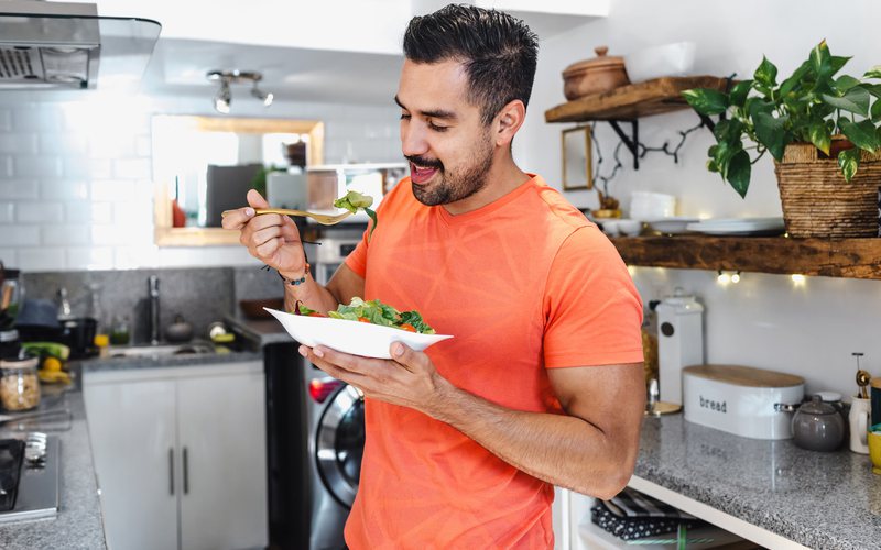 Além de seguir os preceitos da dieta Dash, controlar o sal também também favorece a saúde do coração - iStock