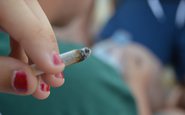 Especialistas acreditam que o cérebro dos jovens os torna mais vulneráveis ao transtorno por uso de maconha - iStock