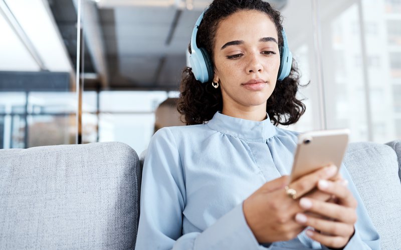 Aplicativos de meditação guiada têm baixo custo e podem melhorar o bem-estar dos funcionários - iStock