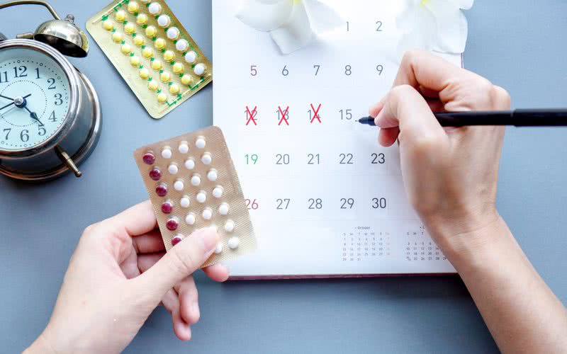 É importante tomar a pílula anticoncepcional todo dia no mesmo horário - iStock