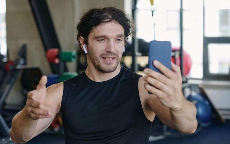 A influência das redes sociais aumenta a pressão para ser muito magro e ao mesmo tempo musculoso - iStock