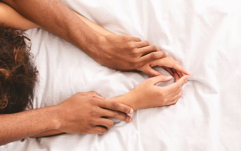 O sexo também pode machucar, alguns movimentos errados podem causar lesões e dor - iStock