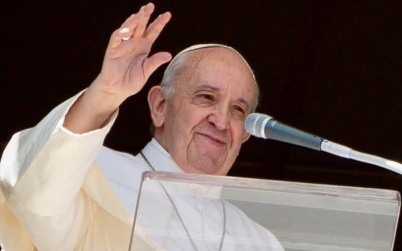 Imagem Papa Francisco diz que homossexuais têm direito à família; rejeição é comum para jovens LGBTQ+