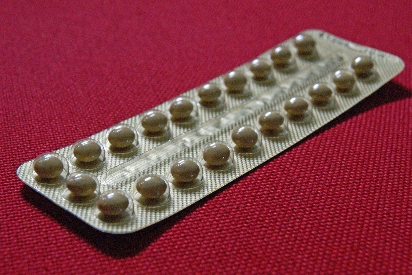 É possível engravidar menstruada e tomando anticoncepcional?